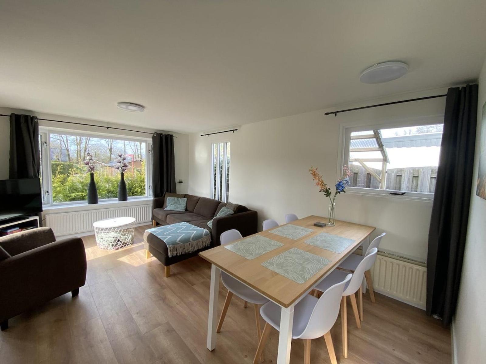 Veluwe Vakanties: Chalet Retreat with Private Sauna in National Park Putten Exterior photo