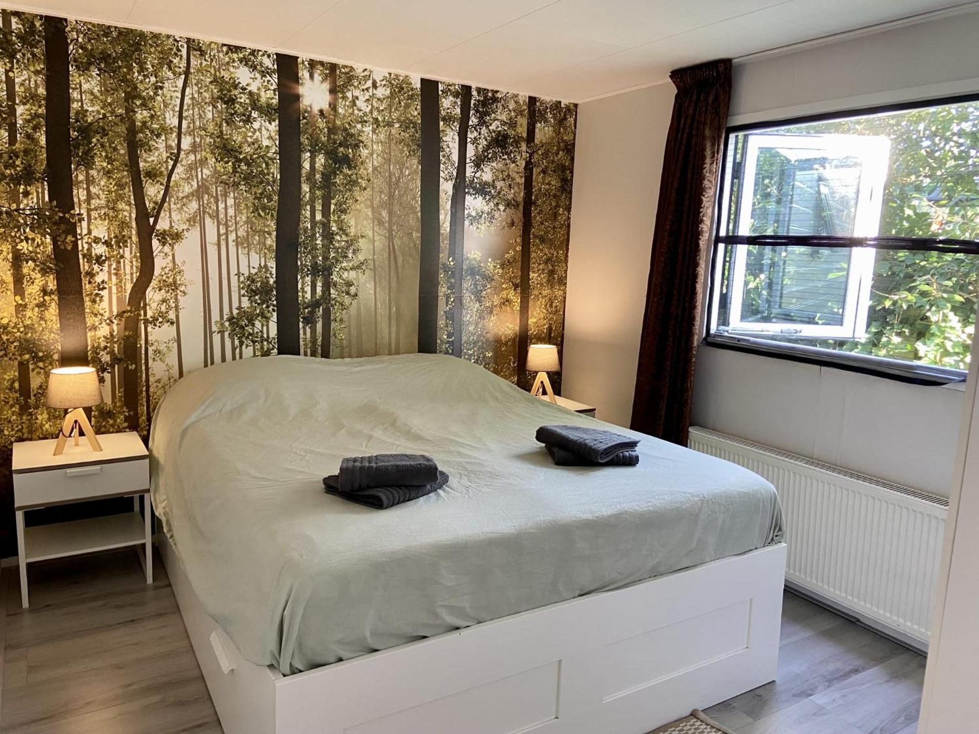 Veluwe Vakanties: Chalet Retreat with Private Sauna in National Park Putten Exterior photo